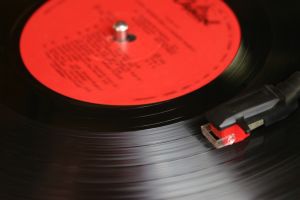 Obrázek Oldies aneb Historie z černých drážek, Hudba z 50. až 70.let podle historických žebříčků,…