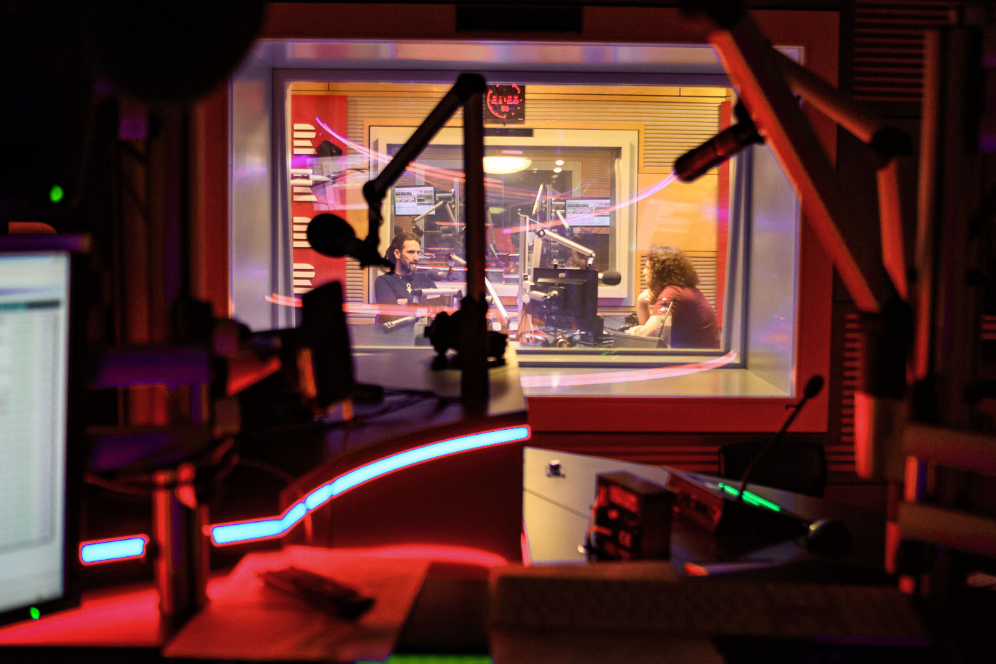 Obrázek Host Radiožurnálu, Hostem je Jitka Molavcová, herečka a zpěvačka,…